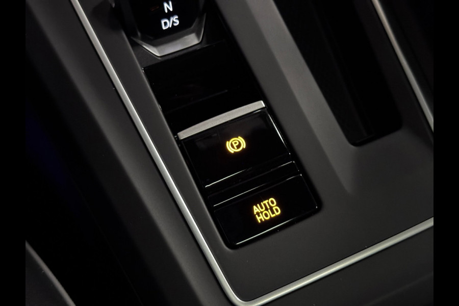 Volkswagen Golf 1.5 eTSI R-Line PANO | HARMAN KARDON | HEAD UP | IQ LIGHT