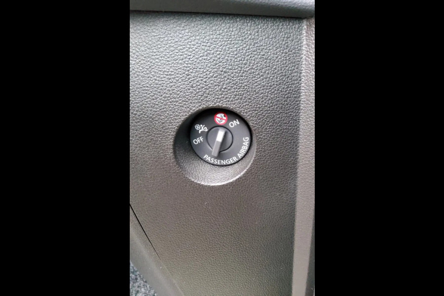 Renault Master 170.35 L3H2 - V-33-HXT - GESLOTEN - ZWART METALLIC - EURO 6