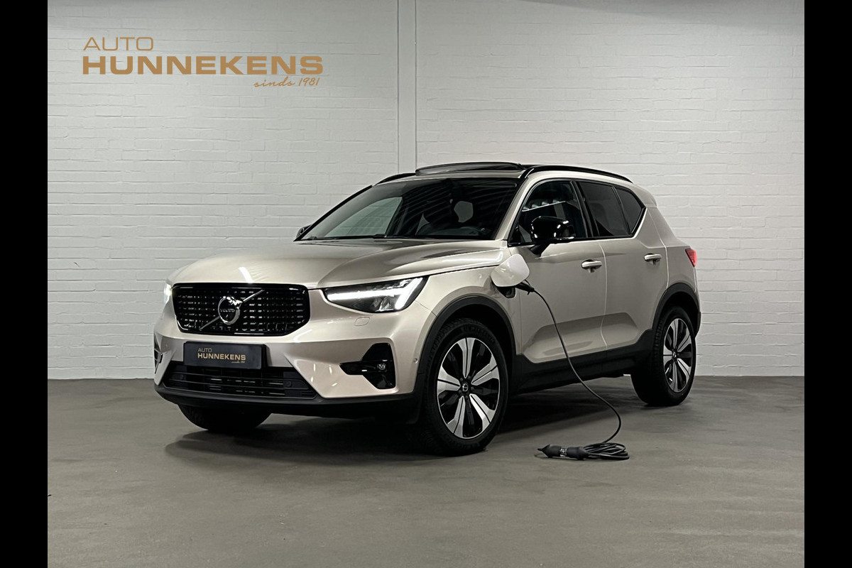Volvo XC40 1.5 T5 Plug-in hybrid Ultimate Dark Open dak | Adapt. Cruise | 360 camera | Stuur-/stoelverwarming | Harman/Kardon | Leder | Carplay