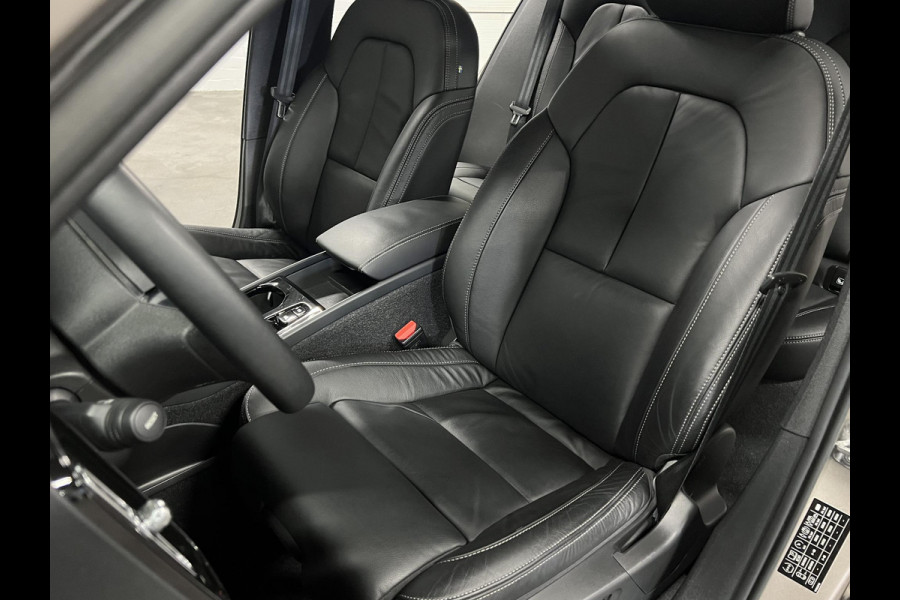 Volvo XC40 1.5 T5 Plug-in hybrid Ultimate Dark Open dak | Adapt. Cruise | 360 camera | Stuur-/stoelverwarming | Harman/Kardon | Leder | Carplay