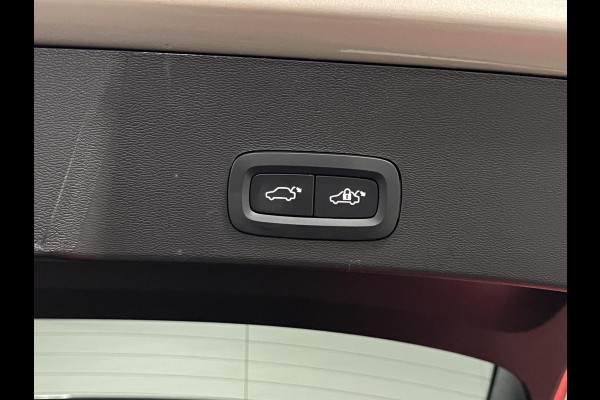 Volvo XC40 1.5 T5 Plug-in hybrid Ultimate Dark Open dak | Adapt. Cruise | 360 camera | Stuur-/stoelverwarming | Harman/Kardon | Leder | Carplay