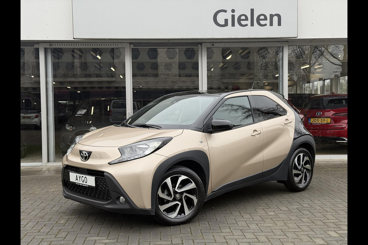 Toyota Aygo X 1.0 VVT-i MT Pulse Bi-tone | Ginger beige, 17 inch, Privacy glass, Apple CarPlay/Android auto, Airconditioning, Parkeercamera
