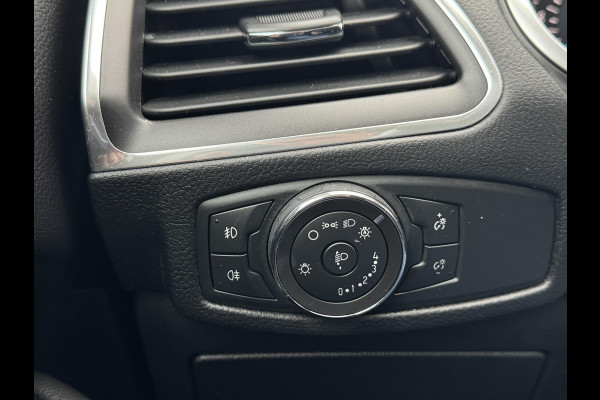 Ford S-Max 1.5 Titanium 7p. STOELVERWARMING | NAVI | TREKHAAK