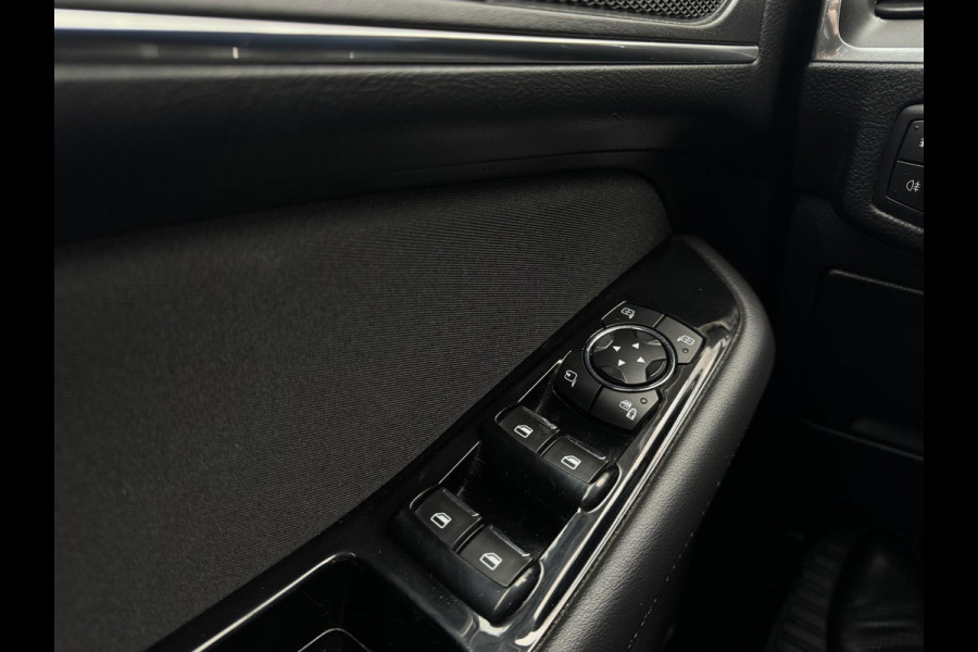 Ford S-Max 1.5 Titanium 7p. STOELVERWARMING | NAVI | TREKHAAK