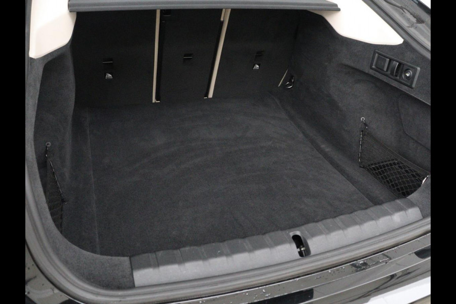 BMW 4 Serie Gran Coupé 420i Edition Plus | Trekhaak | Stoelverwarming | Memory | Carplay | Leder | Navigatie | Camera | Achterbankverwarming | Keyless | Full LED | Sportstoelen