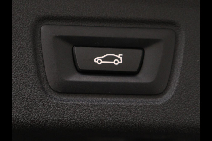 BMW 4 Serie Gran Coupé 420i Edition Plus | Trekhaak | Stoelverwarming | Memory | Carplay | Leder | Navigatie | Camera | Achterbankverwarming | Keyless | Full LED | Sportstoelen