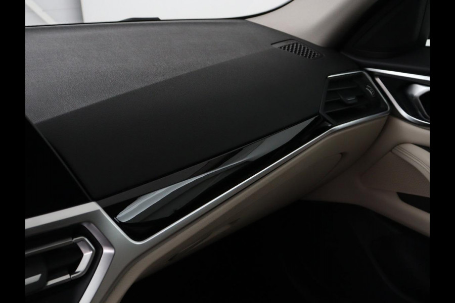 BMW 4 Serie Gran Coupé 420i Edition Plus | Trekhaak | Stoelverwarming | Memory | Carplay | Leder | Navigatie | Camera | Achterbankverwarming | Keyless | Full LED | Sportstoelen