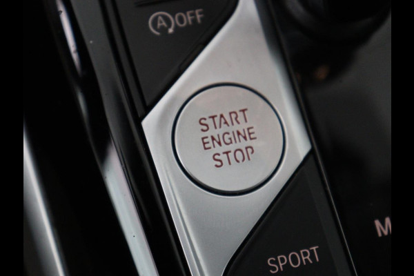 BMW 4 Serie Gran Coupé 420i Edition Plus | Trekhaak | Stoelverwarming | Memory | Carplay | Leder | Navigatie | Camera | Achterbankverwarming | Keyless | Full LED | Sportstoelen