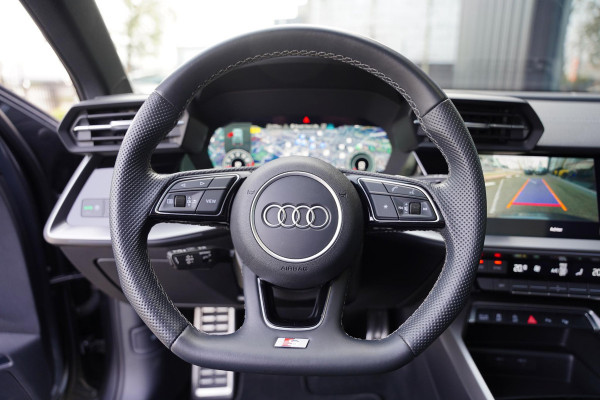 Audi A3 Sportback 35 TFSI S edition / B&O / RS-Seats / Panorama Dak