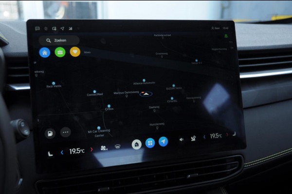 Lynk & Co 01 276PK Automaat Core / Adaptieve cruise control / Stoel - en stuurwielverarming / Parkeersensoren met camera / Apple carplay / Trekhaak / Metallic lak / 19" lichtmetalen velgen