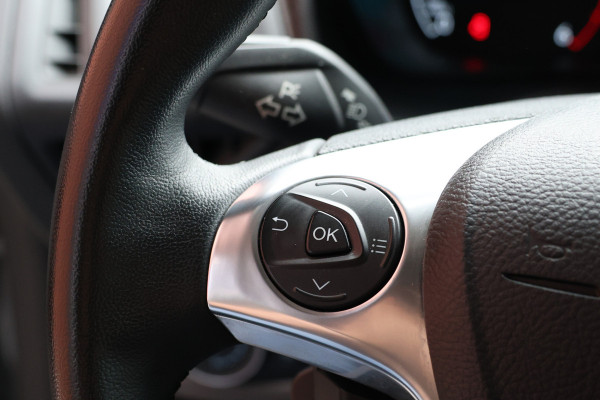 Ford Transit Connect 1.5 EcoBlue L2 120 PK Limited AUT | Bi-Xenon | Camera | CarPlay | Navigatie | Climatronic | Inklapbare spiegels | Trekhaak | DAB | NL Auto | NAP Logisch | Nieuwe APK | Euro 6