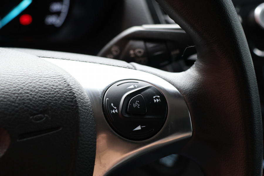 Ford Transit Connect 1.5 EcoBlue L2 120 PK Limited AUT | Bi-Xenon | Camera | CarPlay | Navigatie | Climatronic | Inklapbare spiegels | Trekhaak | DAB | NL Auto | NAP Logisch | Nieuwe APK | Euro 6