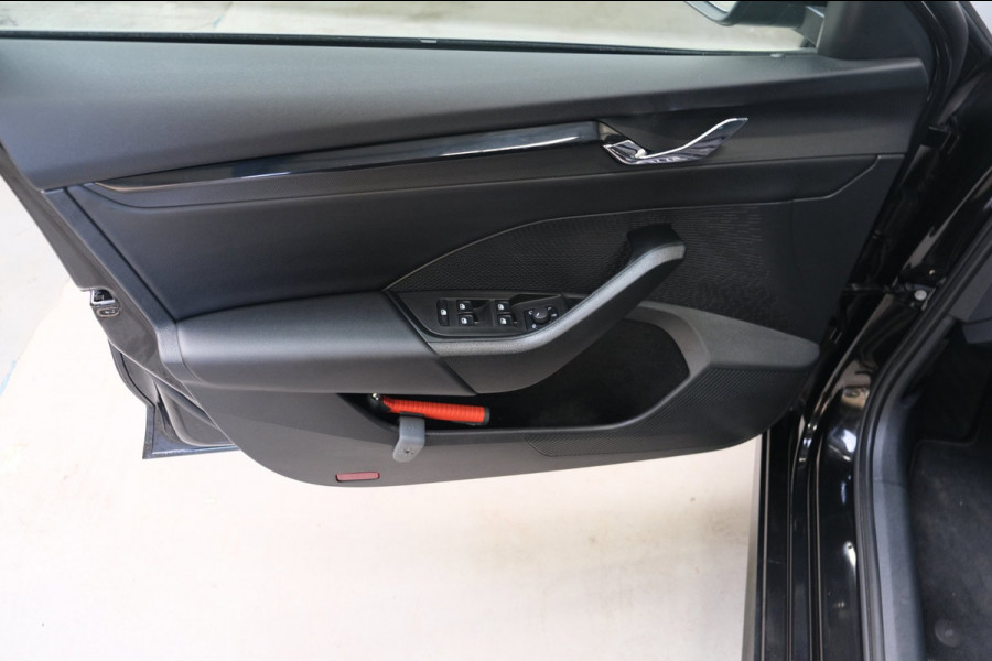 Škoda Octavia Combi 1.0 e-TSI Ambition Automaat - N.A.P. Airco, Cruise, Navi, PDC, Carplay, Virtual Cockpit.