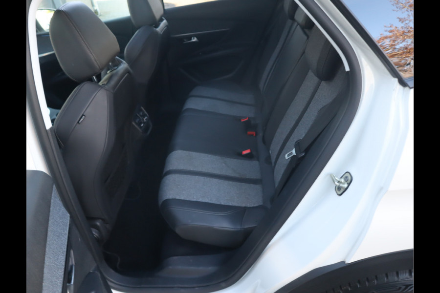 Peugeot 3008 1.2 PureTech Allure Nieuwe D-riem/ All-season banden/ Keurige auto