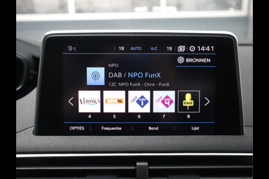 Peugeot 3008 1.2 PureTech GT Line Navi /Trekh / Pdc / Keyless / Stoelverw / Cruise / Carplay  Recent D-riem verv !