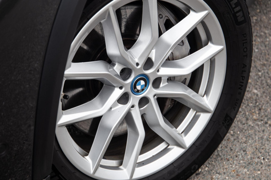 BMW X5 xDrive45e CARPLAY  / CAMERA / DEALER ONDERHOUDEN / BRUIN LEER / STOELVERWARMING