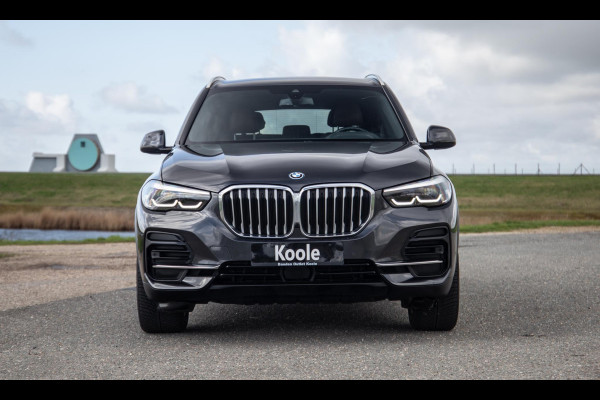 BMW X5 xDrive45e CARPLAY  / CAMERA / DEALER ONDERHOUDEN / BRUIN LEER / STOELVERWARMING