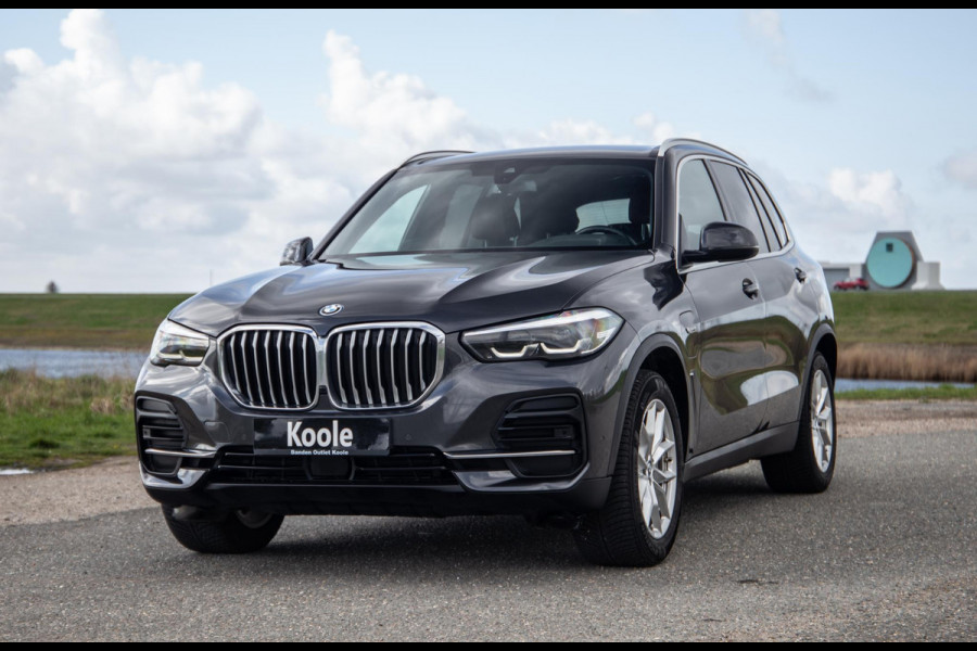 BMW X5 xDrive45e CARPLAY  / CAMERA / DEALER ONDERHOUDEN / BRUIN LEER / STOELVERWARMING