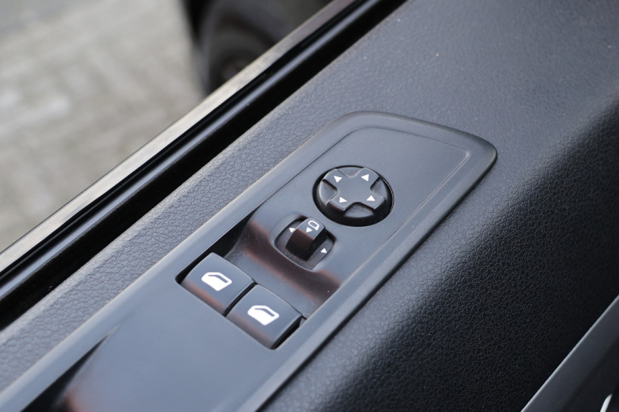 Peugeot Expert 2.0 BlueHDI Long DC | Dubbel cabine | Navigatie | CarPlay | Camera | L+R Schuifdeur | DAB | Keyless Entry | 5-Zitter | Cruise control | Nieuwe APK | Euro 6