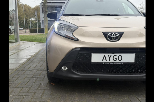Toyota Aygo X 1.0 VVT-i MT Pulse Bi-tone | Ginger beige, 17 inch, Privacy glass, Apple CarPlay/Android auto, Airconditioning, Parkeercamera