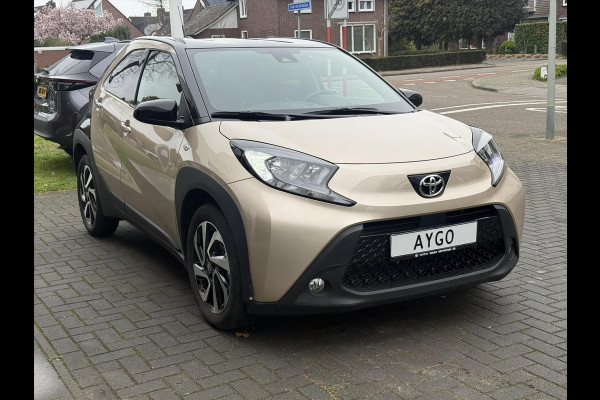 Toyota Aygo X 1.0 VVT-i MT Pulse Bi-tone | Ginger beige, 17 inch, Privacy glass, Apple CarPlay/Android auto, Airconditioning, Parkeercamera