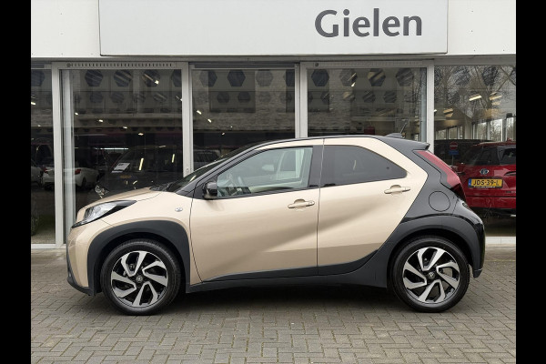 Toyota Aygo X 1.0 VVT-i MT Pulse Bi-tone | Ginger beige, 17 inch, Privacy glass, Apple CarPlay/Android auto, Airconditioning, Parkeercamera