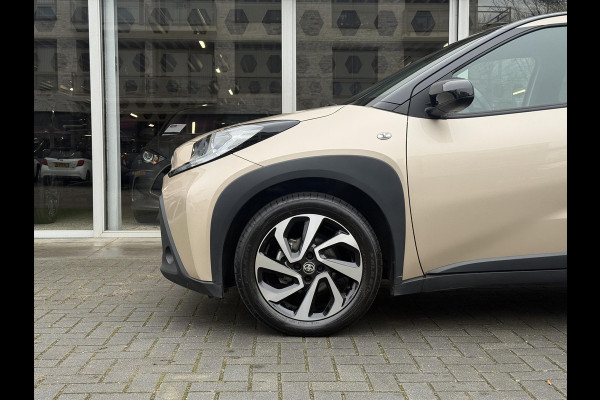 Toyota Aygo X 1.0 VVT-i MT Pulse Bi-tone | Ginger beige, 17 inch, Privacy glass, Apple CarPlay/Android auto, Airconditioning, Parkeercamera