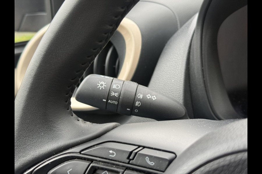 Toyota Aygo X 1.0 VVT-i MT Pulse Bi-tone | Ginger beige, 17 inch, Privacy glass, Apple CarPlay/Android auto, Airconditioning, Parkeercamera