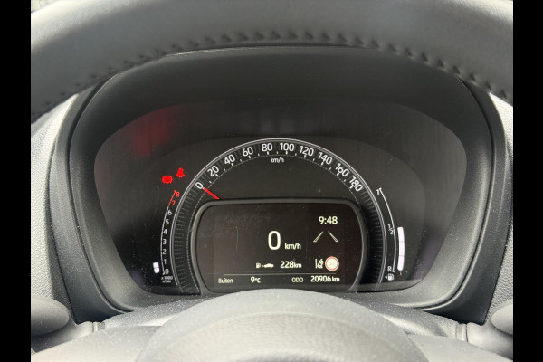 Toyota Aygo X 1.0 VVT-i MT Pulse Bi-tone | Ginger beige, 17 inch, Privacy glass, Apple CarPlay/Android auto, Airconditioning, Parkeercamera