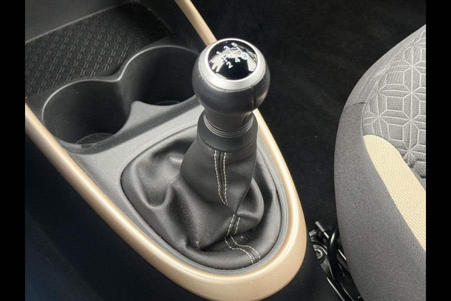 Toyota Aygo X 1.0 VVT-i MT Pulse Bi-tone | Ginger beige, 17 inch, Privacy glass, Apple CarPlay/Android auto, Airconditioning, Parkeercamera