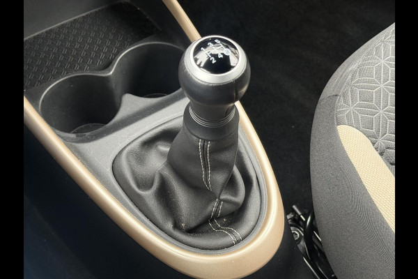 Toyota Aygo X 1.0 VVT-i MT Pulse Bi-tone | Ginger beige, 17 inch, Privacy glass, Apple CarPlay/Android auto, Airconditioning, Parkeercamera