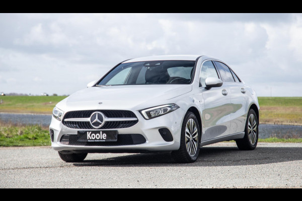 Mercedes-Benz A-Klasse 250 e Business Solution Luxury Limited CARPLAY / LEER / CAMERA / AUTOMAAT