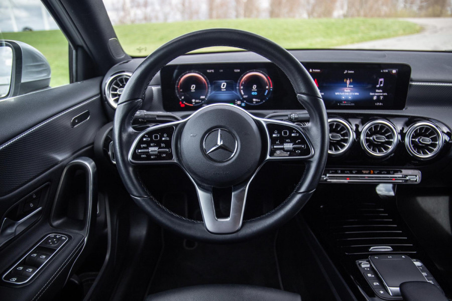 Mercedes-Benz A-Klasse 250 e Business Solution Luxury Limited CARPLAY / LEER / CAMERA / AUTOMAAT