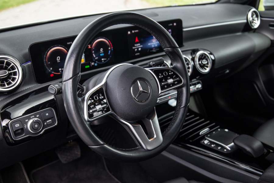 Mercedes-Benz A-Klasse 250 e Business Solution Luxury Limited CARPLAY / LEER / CAMERA / AUTOMAAT