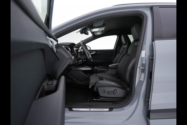 Audi Q4 e-tron 40 Launch edition S Competition 77 kWh [ 3-Fase ] {SOH-93%} (INCL-BTW) *HEATPUMP | LEATHER-FABRIC | MATRIX-LED | ADAPTIVE-CRUISE | HEATED-SPORTSEATS | AMBIENTLIGHT | DIGI-COCKPIT | CAMERA | KEYLESS | DAB+ | NAVI-FULLMAP | TOWBAR | PRIVACYGLASS | 21"AL
