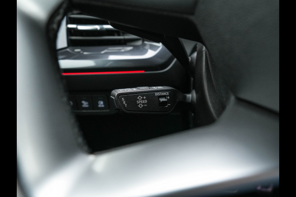 Audi Q4 e-tron 40 Launch edition S Competition 77 kWh [ 3-Fase ] {SOH-93%} (INCL-BTW) *HEATPUMP | LEATHER-FABRIC | MATRIX-LED | ADAPTIVE-CRUISE | HEATED-SPORTSEATS | AMBIENTLIGHT | DIGI-COCKPIT | CAMERA | KEYLESS | DAB+ | NAVI-FULLMAP | TOWBAR | PRIVACYGLASS | 21"AL