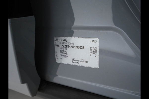 Audi Q4 e-tron 40 Launch edition S Competition 77 kWh [ 3-Fase ] {SOH-93%} (INCL-BTW) *HEATPUMP | LEATHER-FABRIC | MATRIX-LED | ADAPTIVE-CRUISE | HEATED-SPORTSEATS | AMBIENTLIGHT | DIGI-COCKPIT | CAMERA | KEYLESS | DAB+ | NAVI-FULLMAP | TOWBAR | PRIVACYGLASS | 21"AL