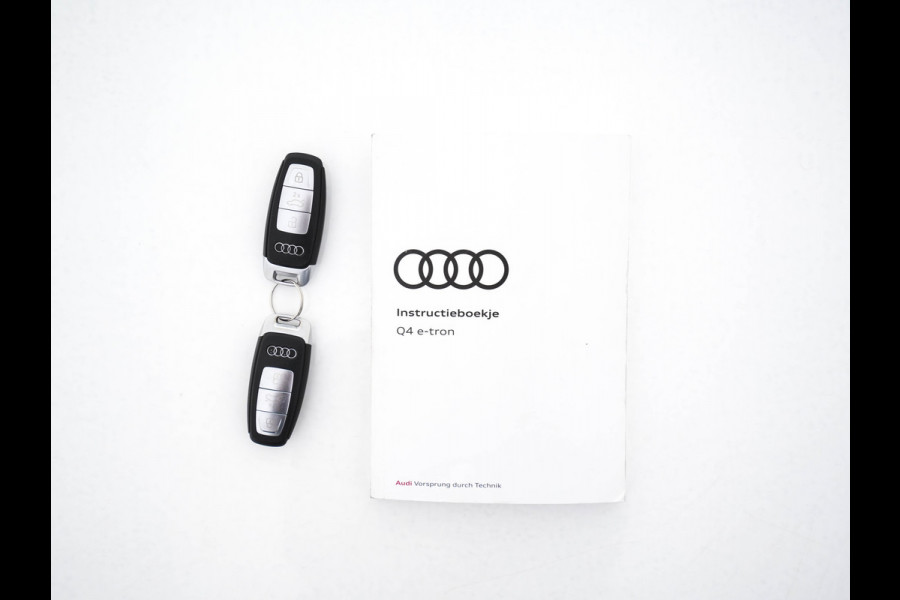 Audi Q4 e-tron 40 Launch edition S Competition 77 kWh [ 3-Fase ] {SOH-93%} (INCL-BTW) *HEATPUMP | LEATHER-FABRIC | MATRIX-LED | ADAPTIVE-CRUISE | HEATED-SPORTSEATS | AMBIENTLIGHT | DIGI-COCKPIT | CAMERA | KEYLESS | DAB+ | NAVI-FULLMAP | TOWBAR | PRIVACYGLASS | 21"AL