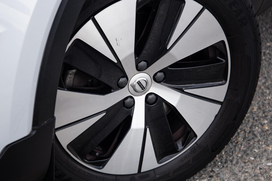 Volvo XC40 1.5 T4 Recharge Inscription AUTOMAAT / PLUG IN HYBRID / NAVI / STOELVERWARMING / CAMERA