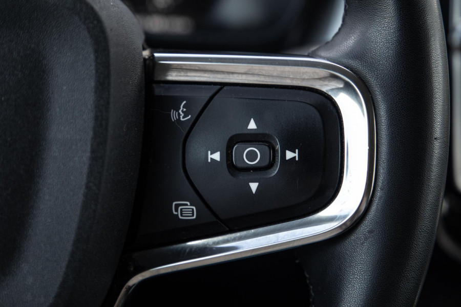 Volvo XC40 1.5 T4 Recharge Inscription AUTOMAAT / PLUG IN HYBRID / NAVI / STOELVERWARMING / CAMERA