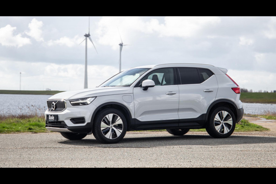 Volvo XC40 1.5 T4 Recharge Inscription AUTOMAAT / PLUG IN HYBRID / NAVI / STOELVERWARMING / CAMERA