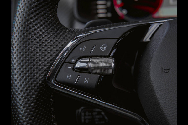 Škoda Kodiaq 1.5 TSI Sportline Business Panoramadak|Trekhaak|Stoelverwarming|Memory|Camera