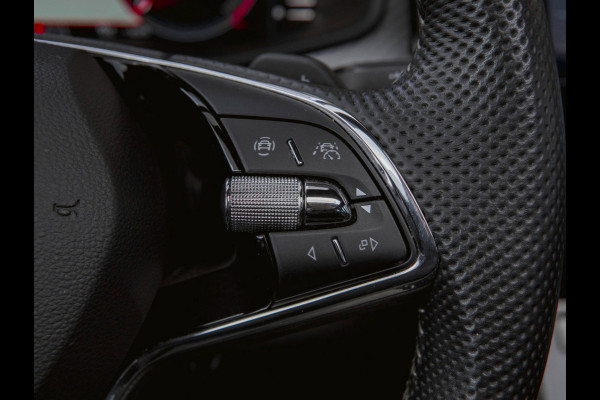Škoda Kodiaq 1.5 TSI Sportline Business Panoramadak|Trekhaak|Stoelverwarming|Memory|Camera