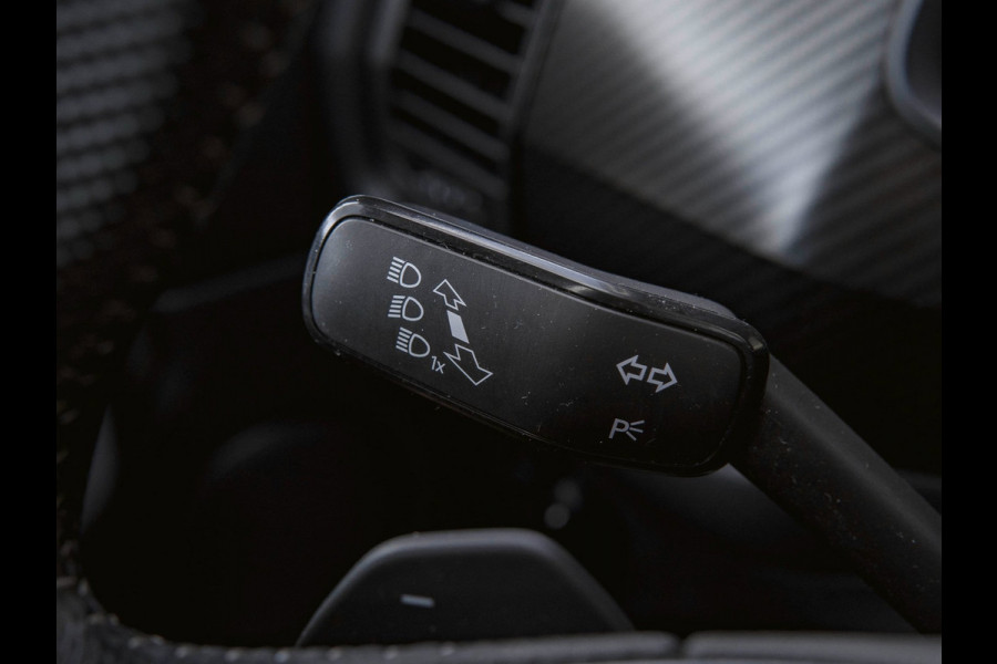 Škoda Kodiaq 1.5 TSI Sportline Business Panoramadak|Trekhaak|Stoelverwarming|Memory|Camera