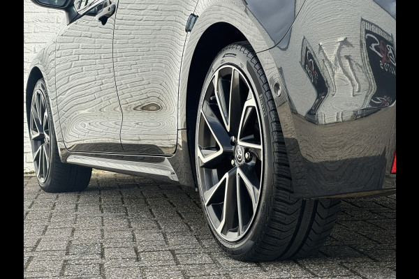 Toyota Corolla Touring Sports 2.0 Hybrid GR-Sport Plus Panorama dak 18" velgen Camera JBL Dodehoek detectie