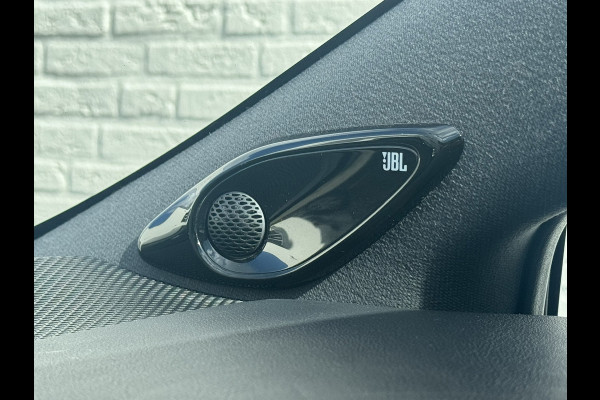 Toyota Corolla Touring Sports 2.0 Hybrid GR-Sport Plus Panorama dak 18" velgen Camera JBL Dodehoek detectie