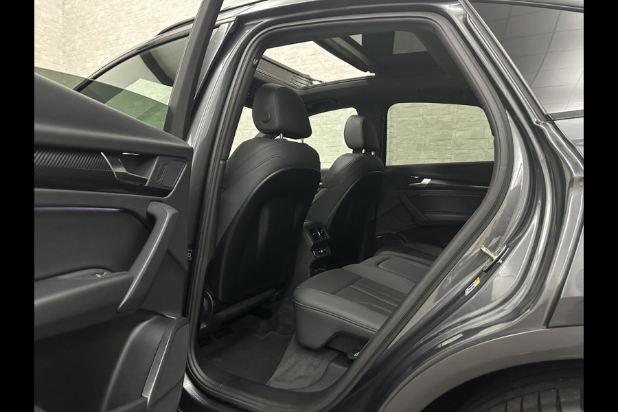 Audi Q5 Sportback 50 e S-Line | Luchtvering | Panorama | Carbon | Head-Up | Trekhaak | Keyless-Entry | Leder | Matrix-LED | Black-Optic | Standkachel | Virtual-Cockpit | Carplay | Getint Glas | Stoelverwarming | Zwarte Hemel | Draadloos Laden |