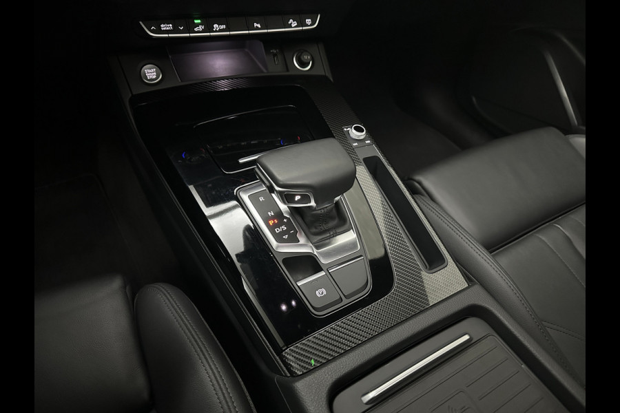 Audi Q5 Sportback 50 e S-Line | Luchtvering | Panorama | Carbon | Head-Up | Trekhaak | Keyless-Entry | Leder | Matrix-LED | Black-Optic | Standkachel | Virtual-Cockpit | Carplay | Getint Glas | Stoelverwarming | Zwarte Hemel | Draadloos Laden |