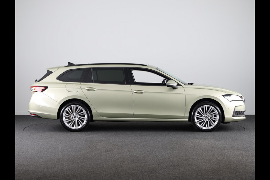 Škoda Superb First Edition Combi 1.5 TSI m-HEV 150pk DSG-7 | Panoramadak | Leder | Light & View |