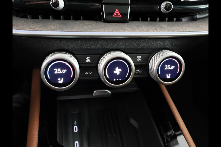 Škoda Superb First Edition Combi 1.5 TSI m-HEV 150pk DSG-7 | Panoramadak | Leder | Light & View |